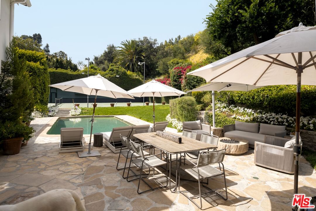 Beverly Glen photo 41