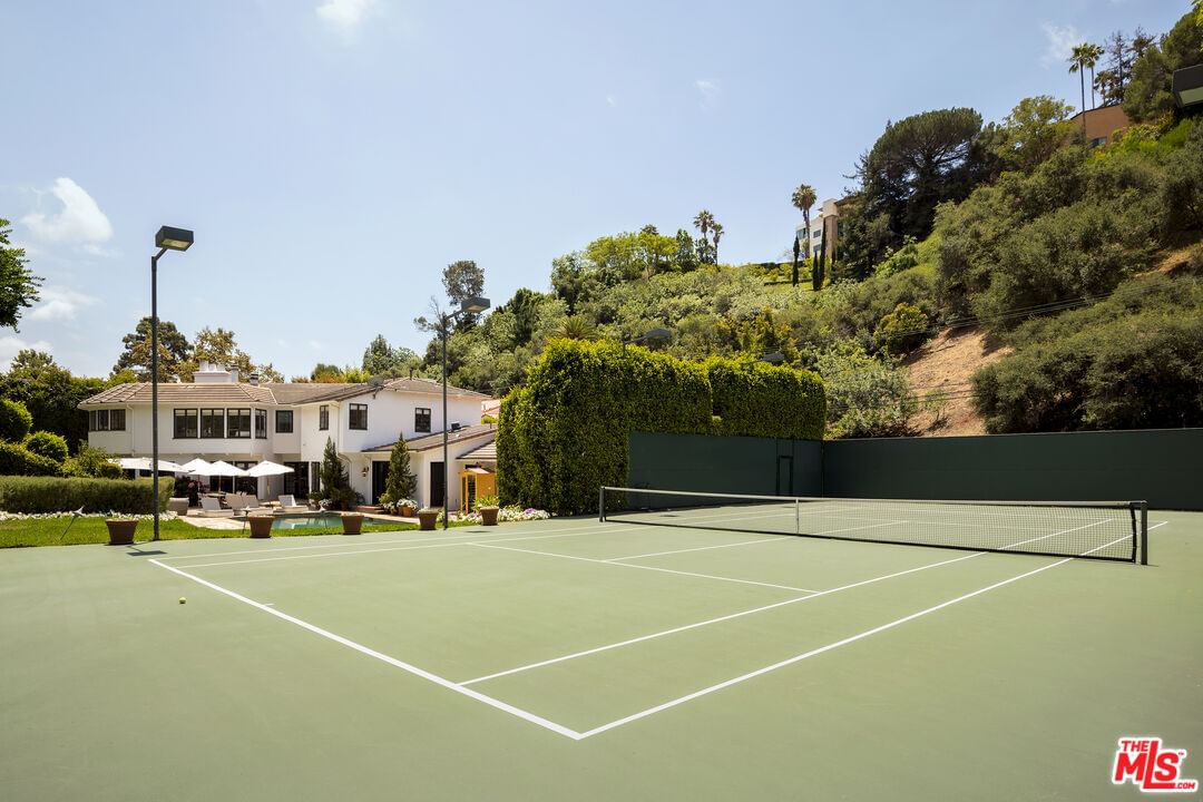 Beverly Glen photo 44