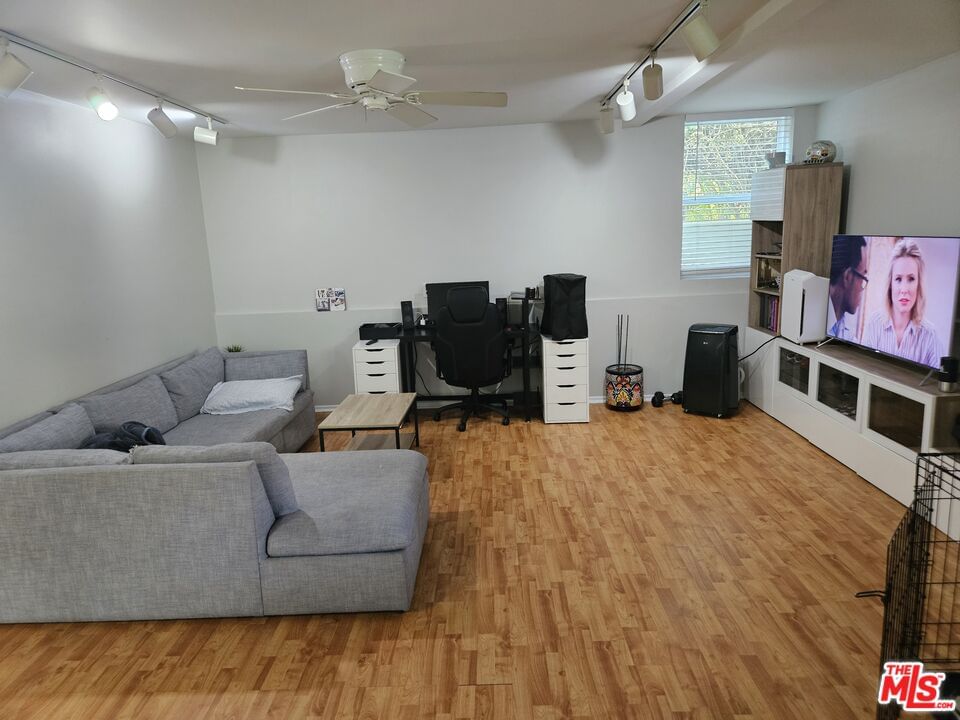 28th photo 33