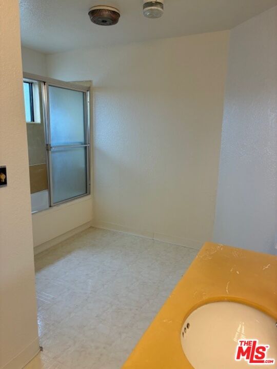 2nd photo 37