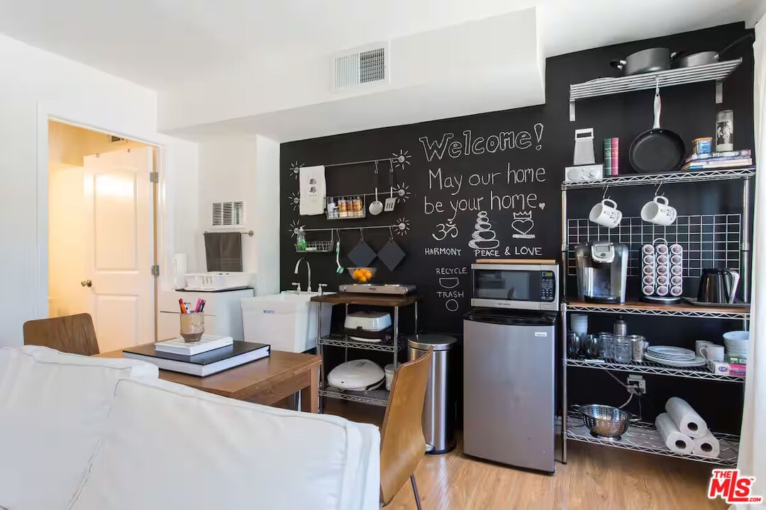 Cahuenga photo 25