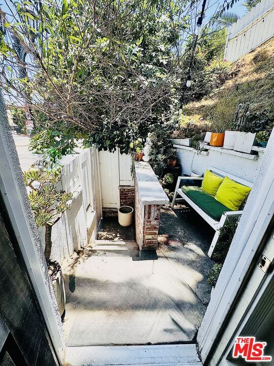 Cahuenga photo 27