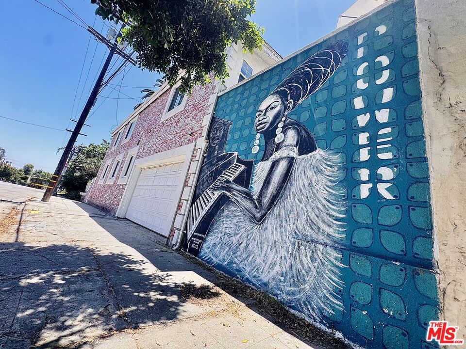Cahuenga photo 33
