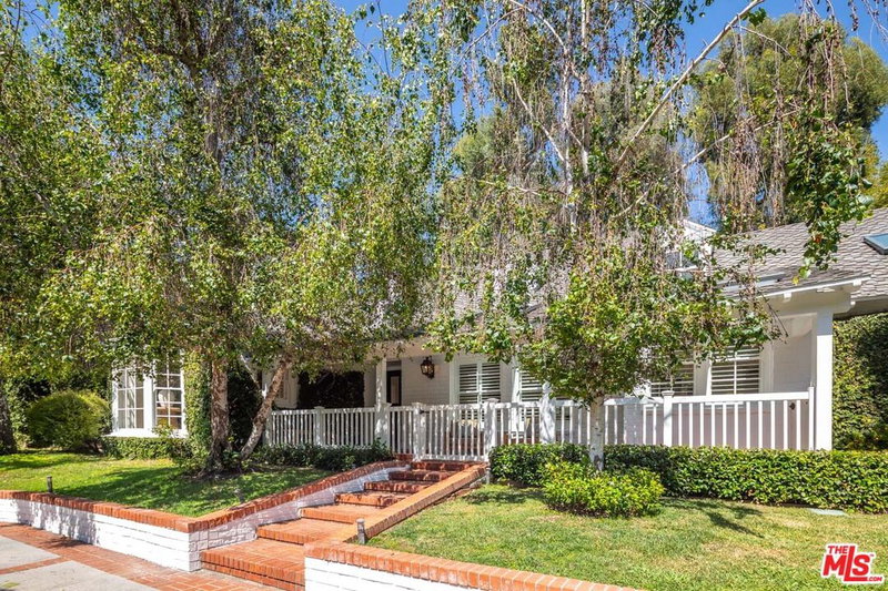 1134 San Ysidro Dr