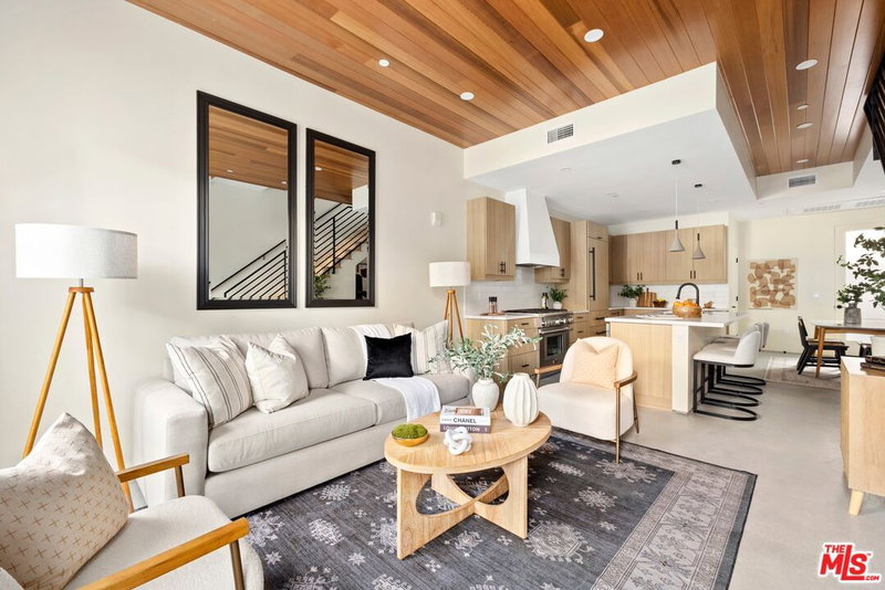 1011 Ogden Dr