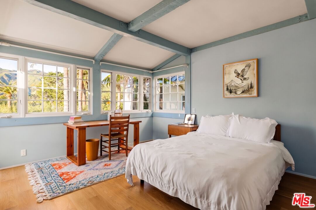 Malibu Colony photo 12