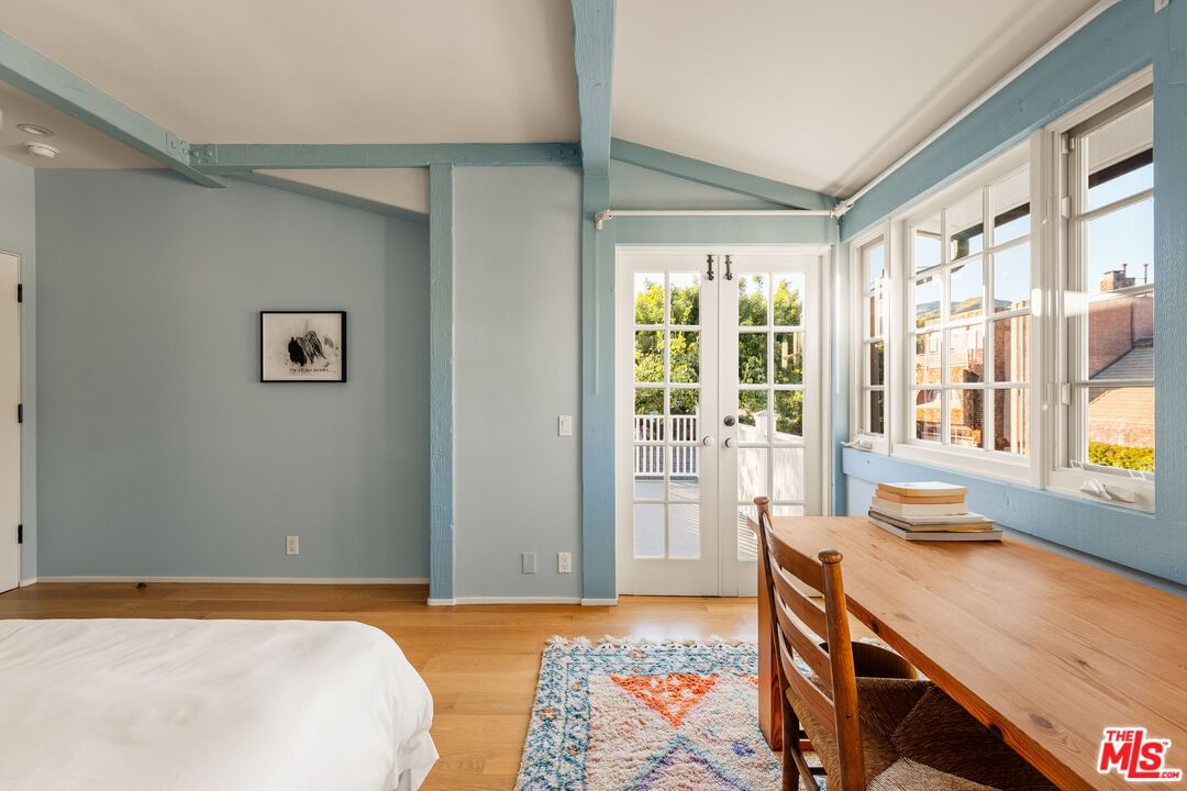 Malibu Colony photo 13