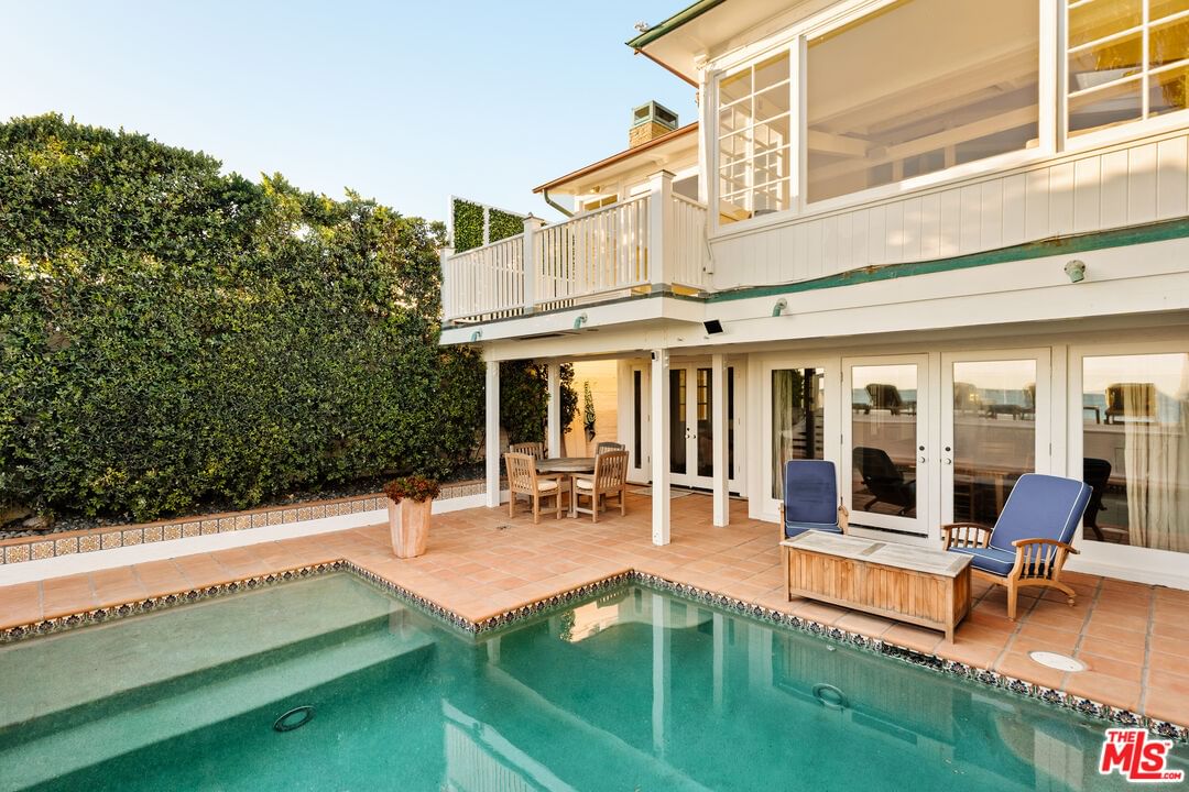 Malibu Colony photo 23