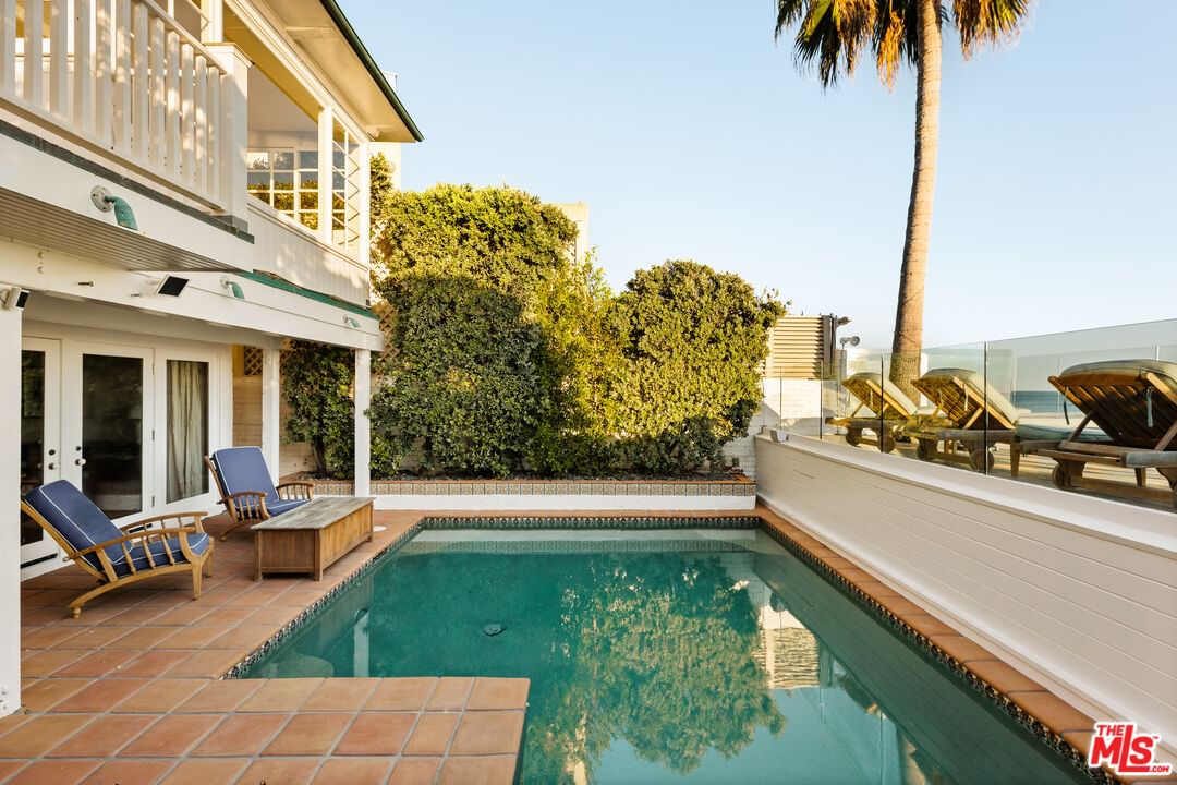 Malibu Colony photo 24