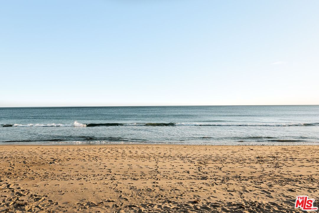 Malibu Colony photo 26