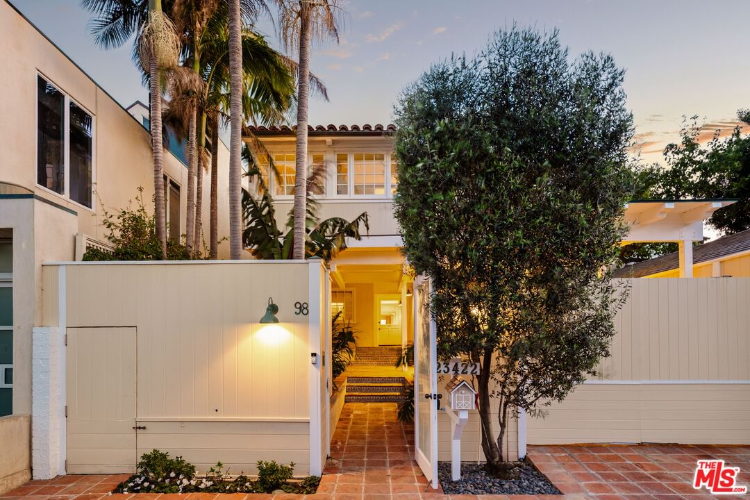 Malibu Colony photo 42