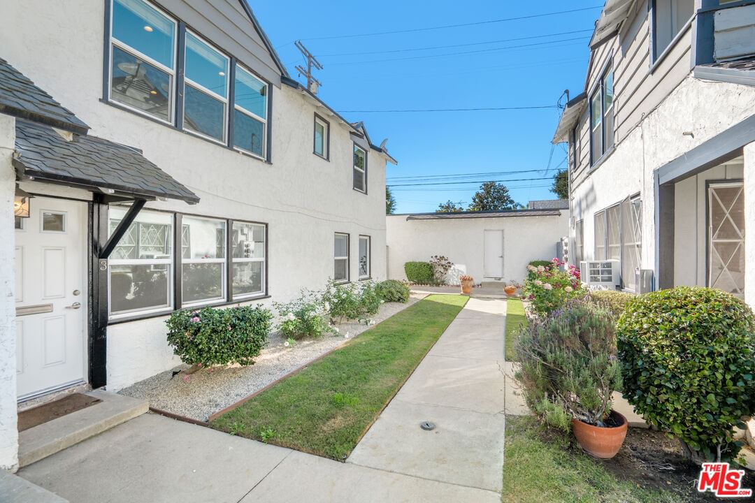 Tujunga photo 29