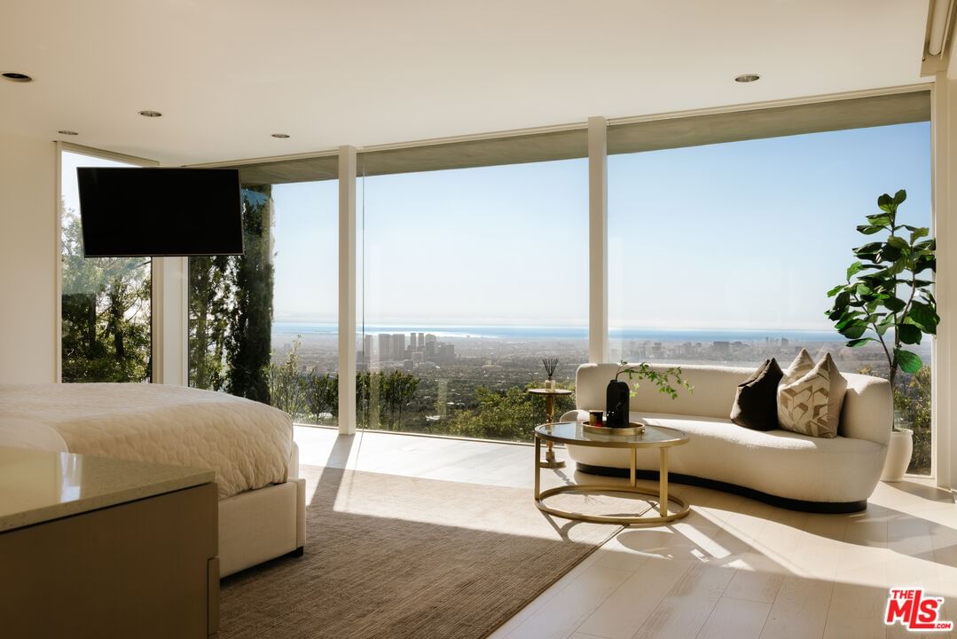 Trousdale photo 9