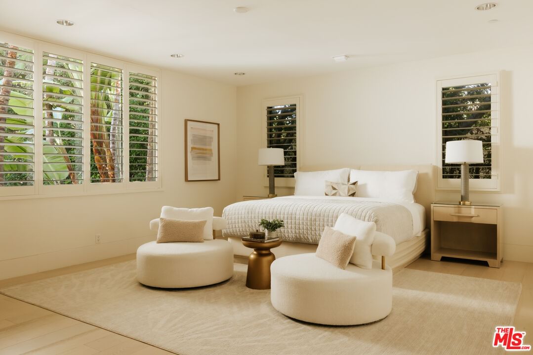 Trousdale photo 12