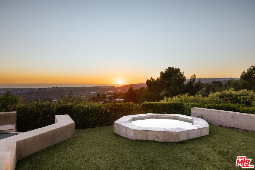 Trousdale photo 20