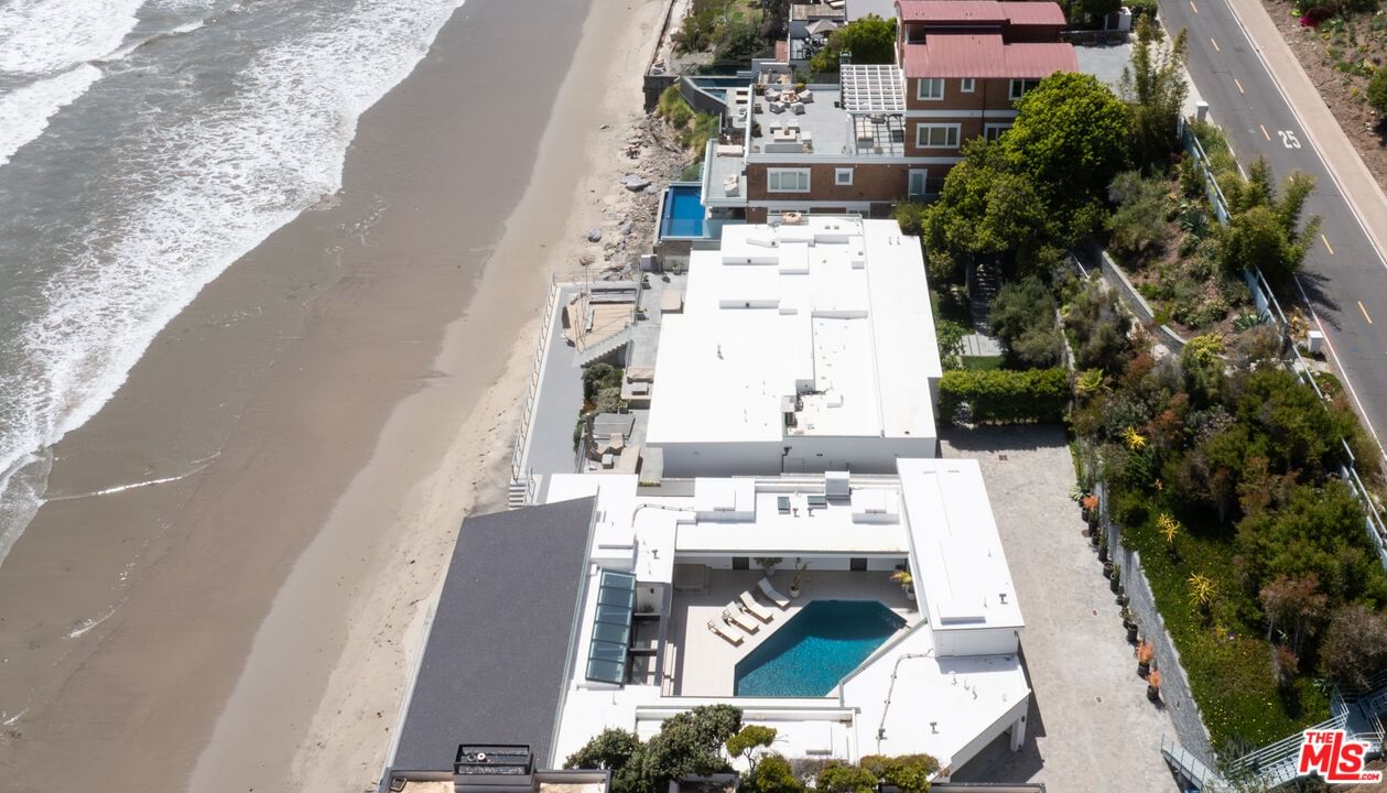 Broad Beach photo 31