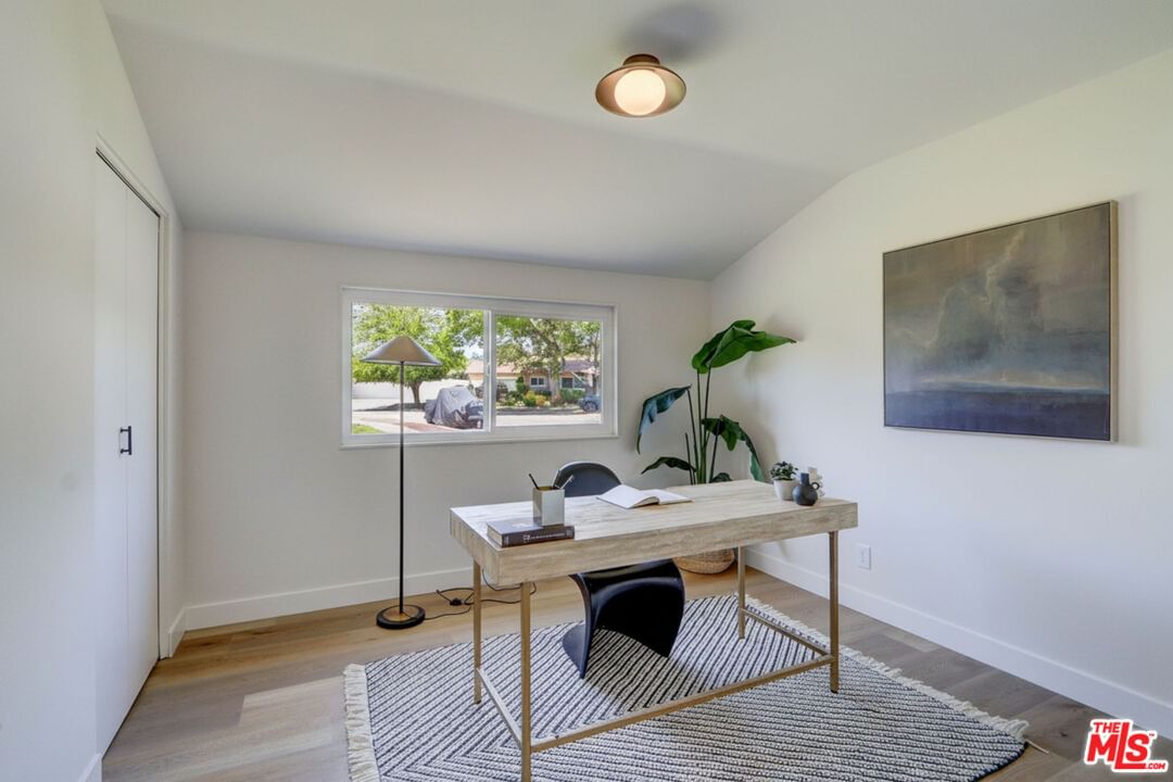 Jeanne photo 24