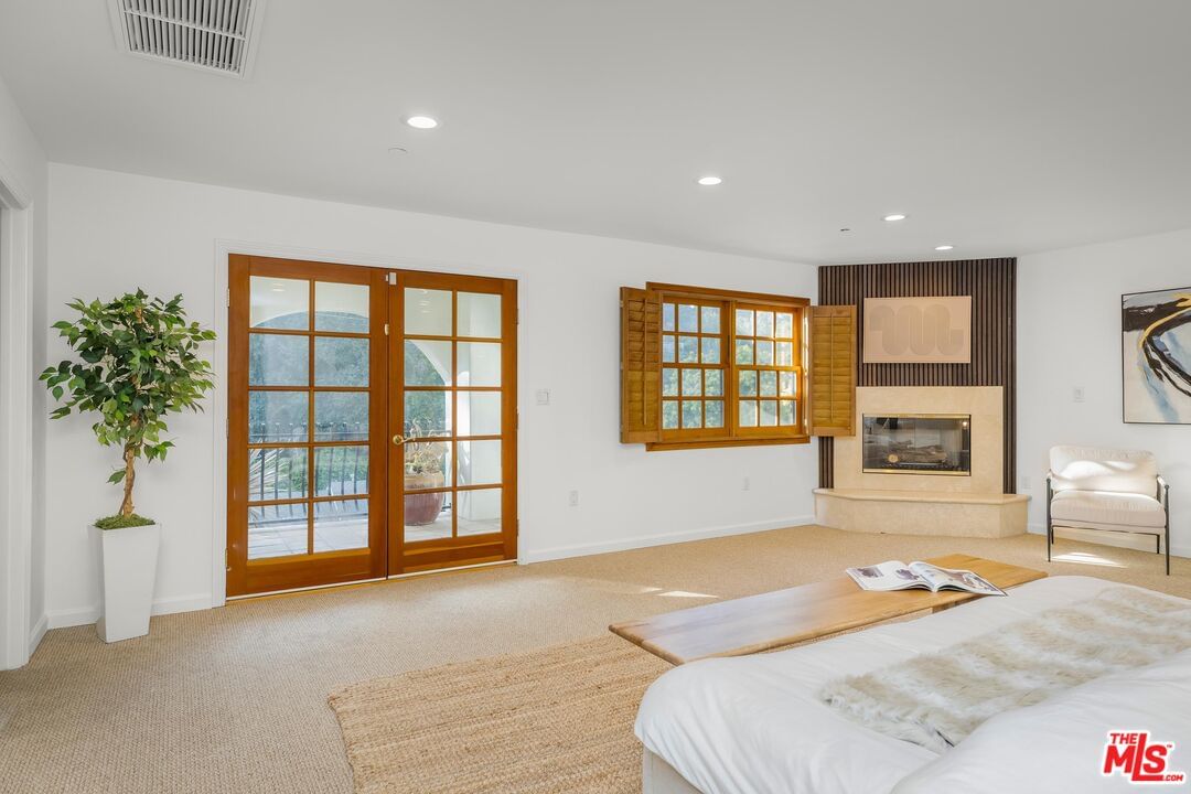 Dixie Canyon photo 21