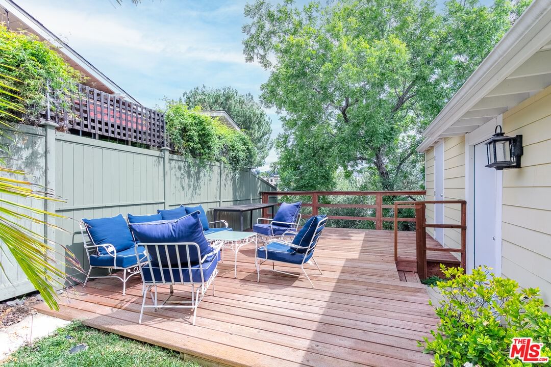 Terrace 49 photo 21