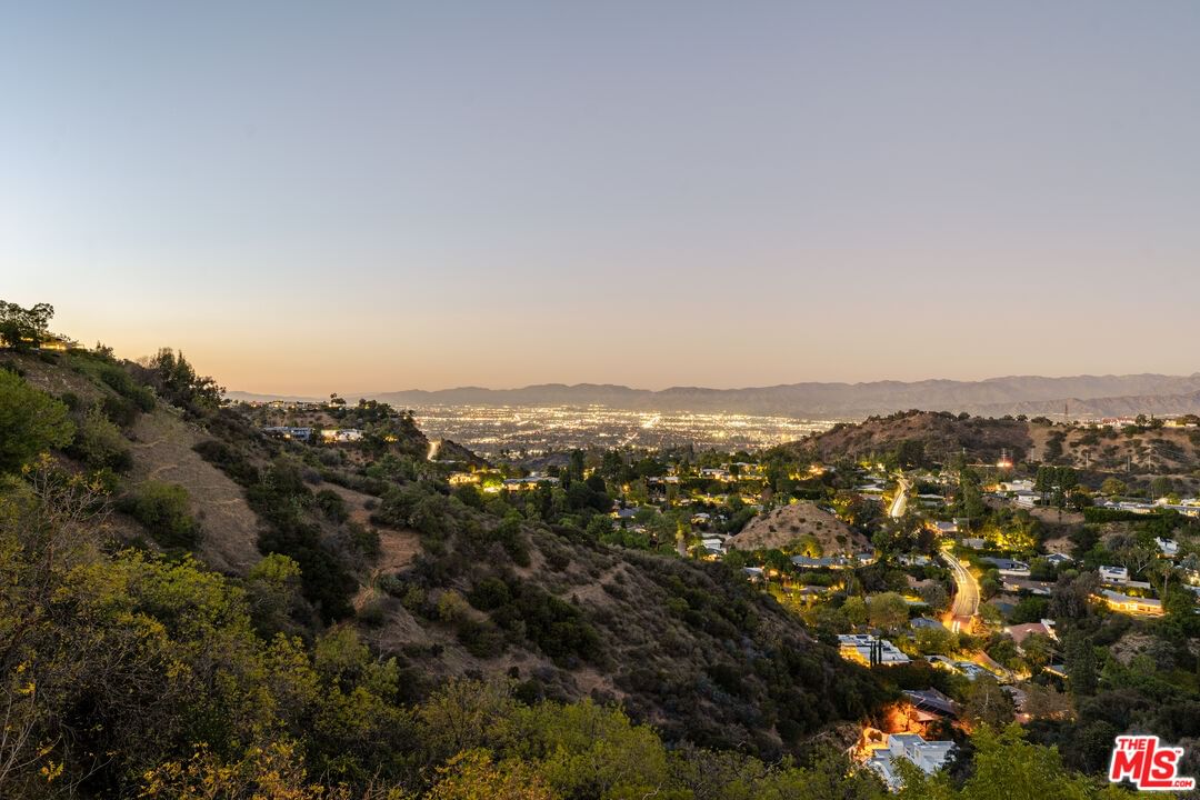 Skyline photo 36