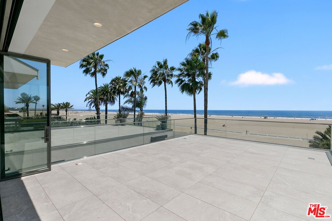 Palisades Beach photo 69
