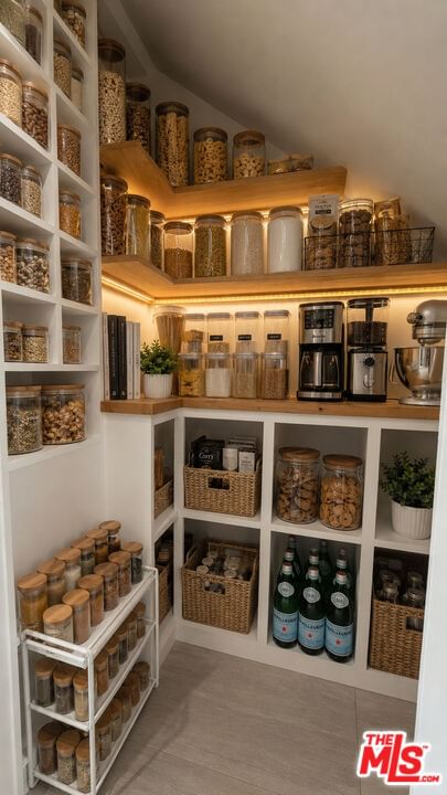 Thatcher photo 8