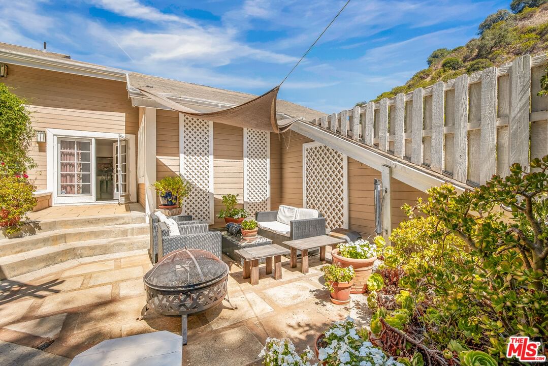 Beverly Glen photo 36