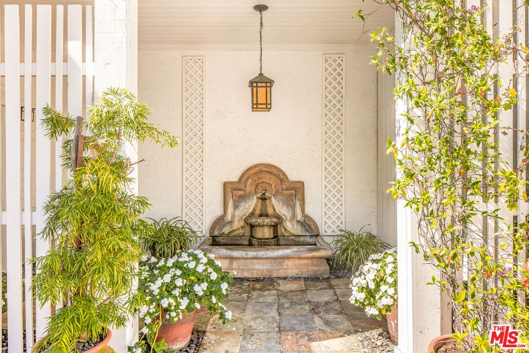 Beverly Glen photo 4