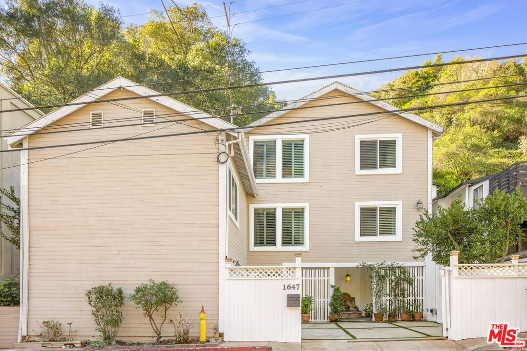 Beverly Glen photo 42