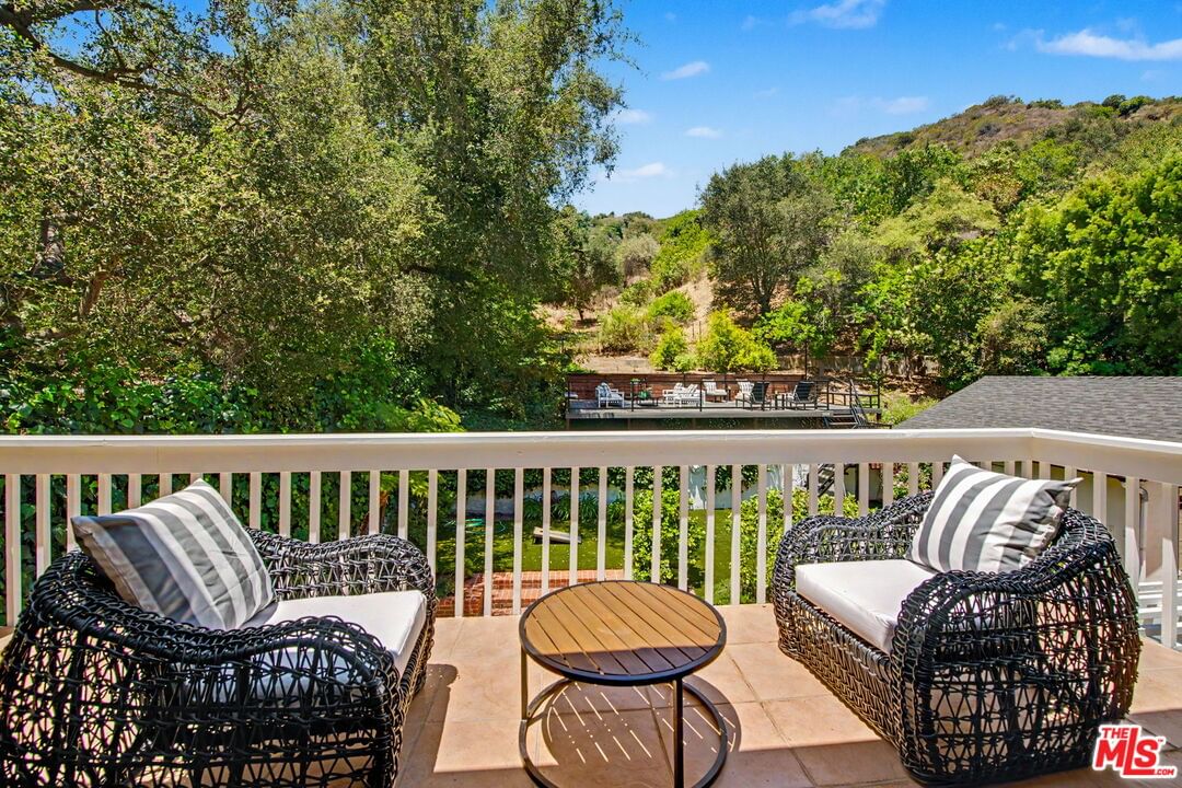 Benedict Canyon photo 31