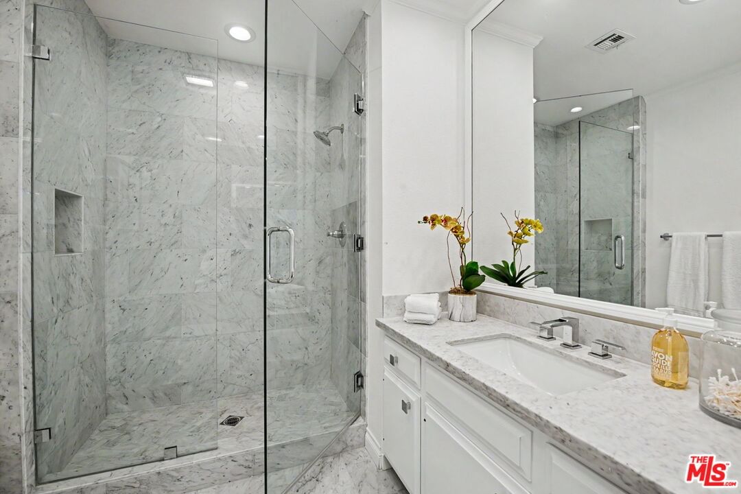 Benedict Canyon photo 42