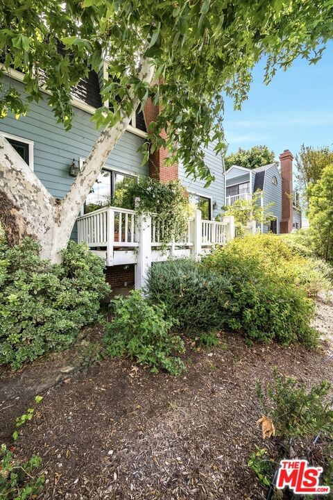 Tujunga photo 22