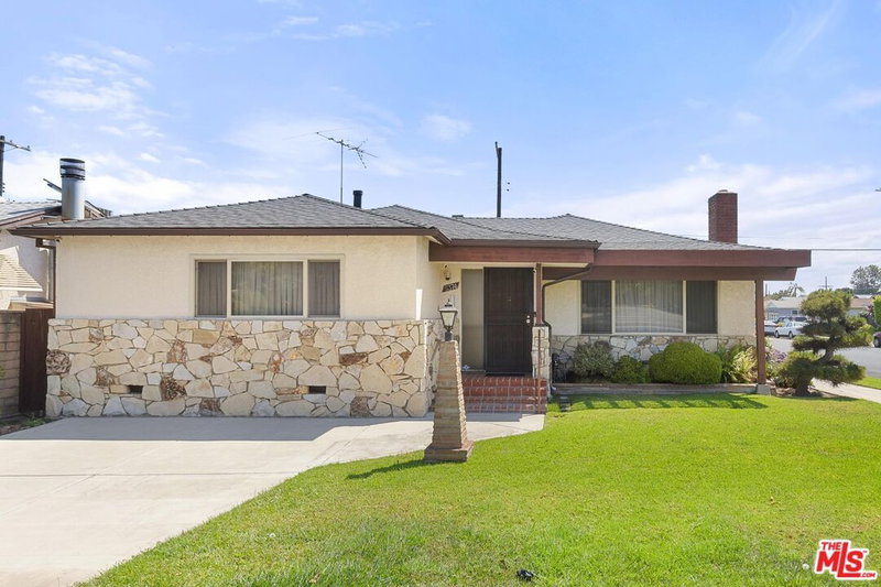 5374 Centinela Ave