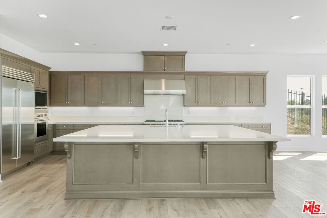 Edgewood photo 15