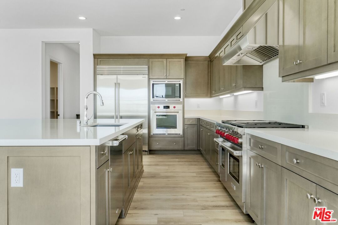 Edgewood photo 17