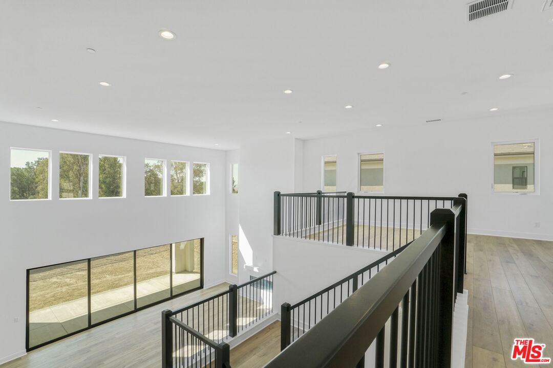 Edgewood photo 30