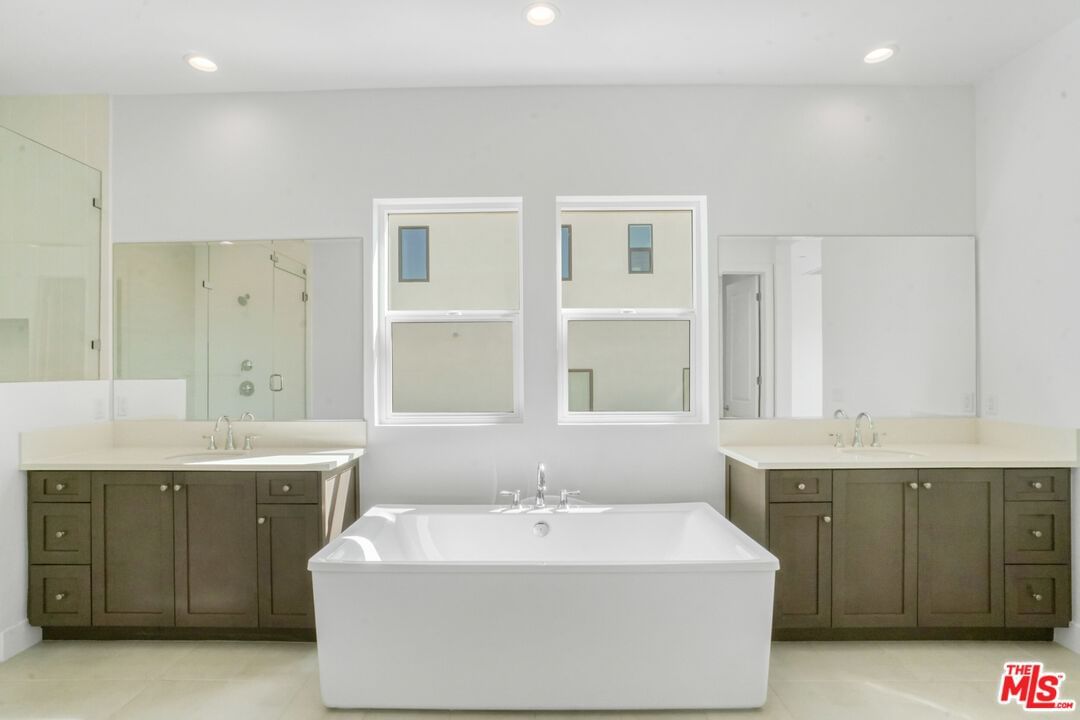 Edgewood photo 44