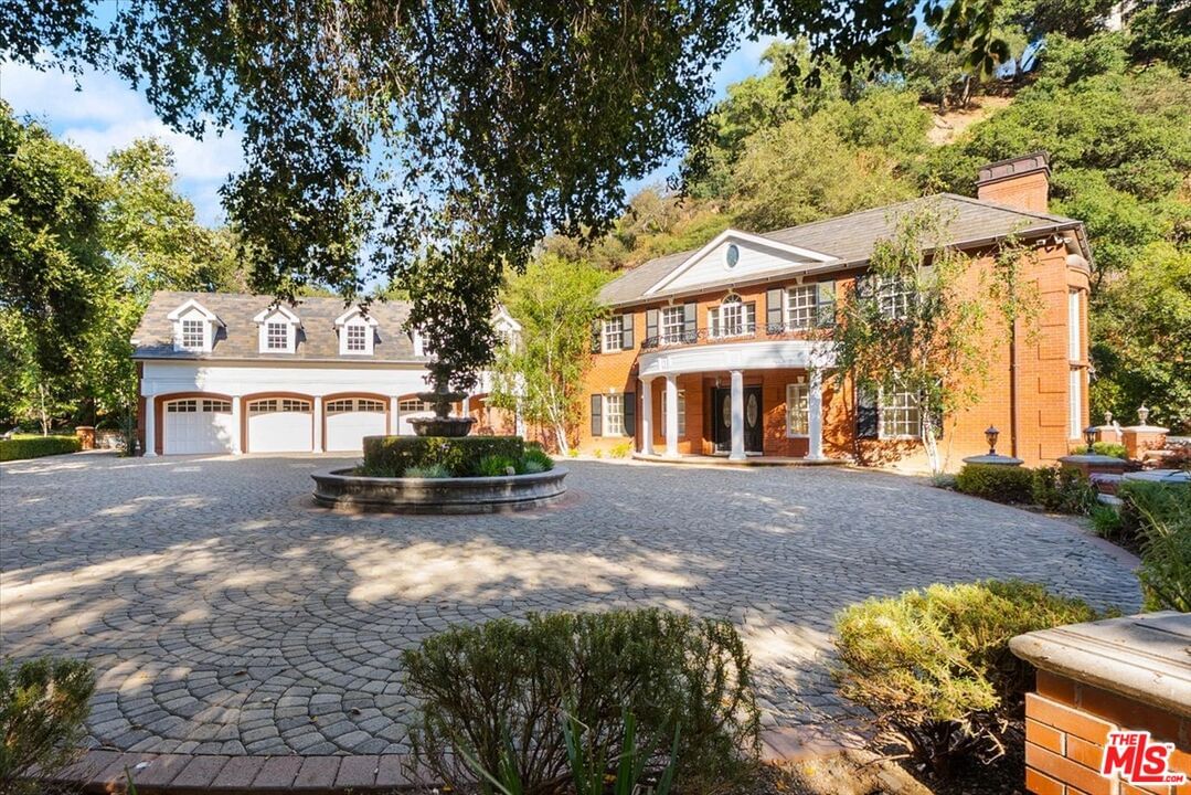 Woodlyn photo 25