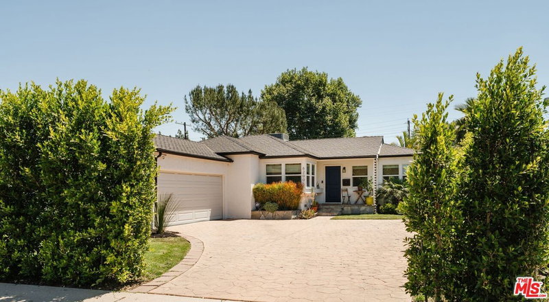 6200 Topeka Dr