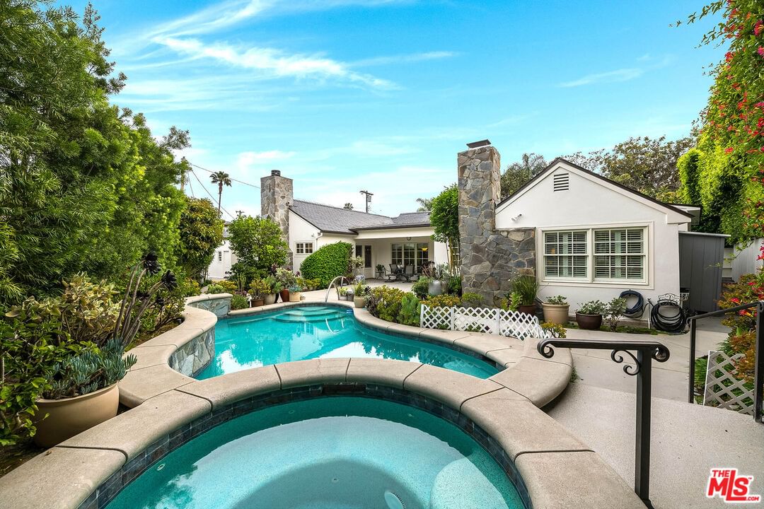 Toluca Lake photo 34