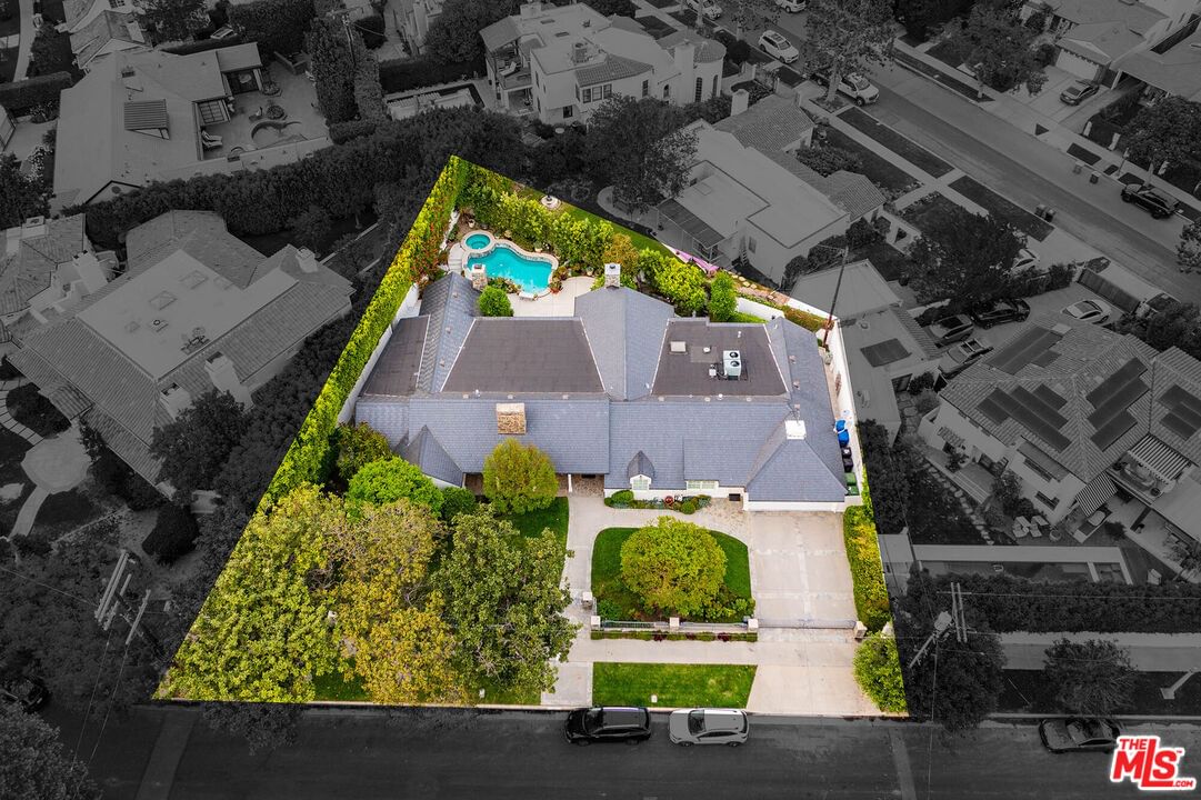 Toluca Lake photo 39
