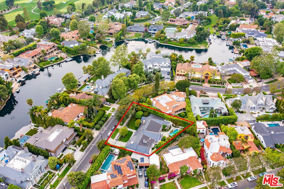 Toluca Lake photo 41
