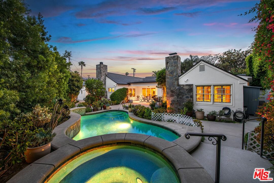 Toluca Lake photo 5