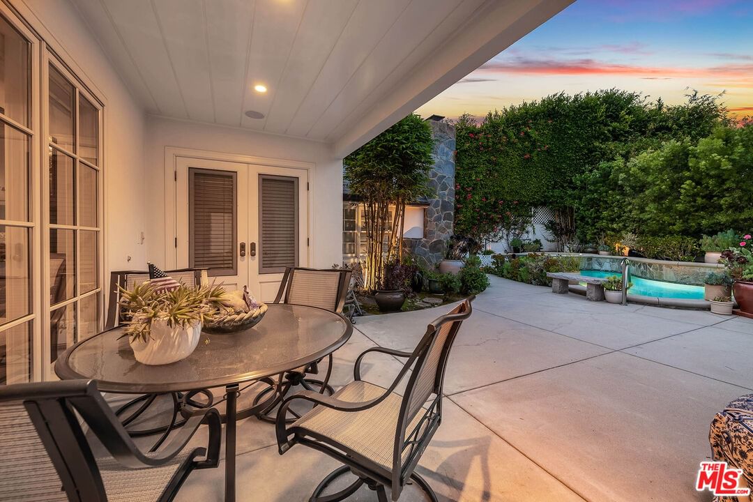 Toluca Lake photo 51