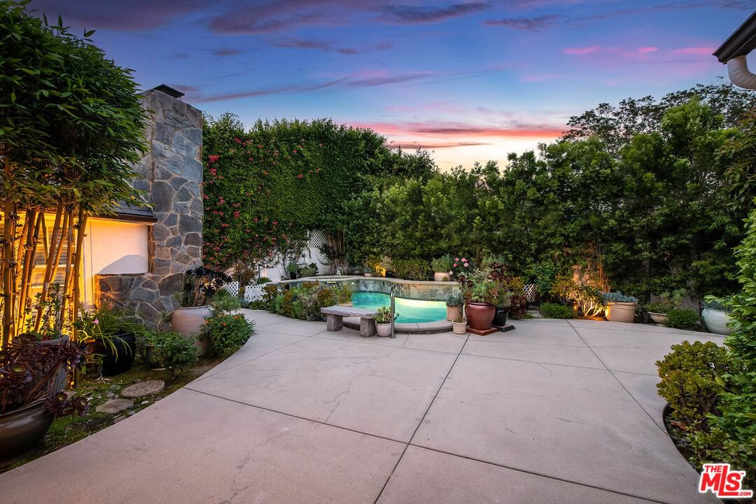 Toluca Lake photo 52