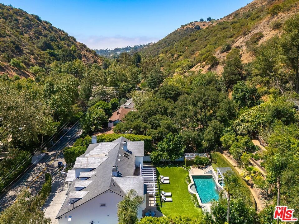Mandeville Canyon photo 55