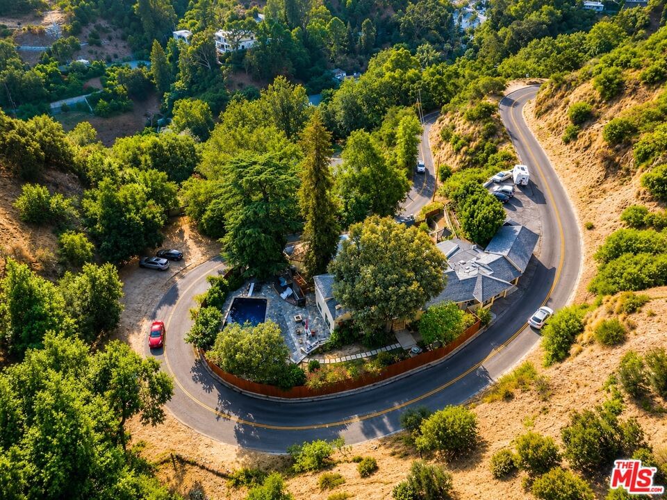 Nichols Canyon photo 6