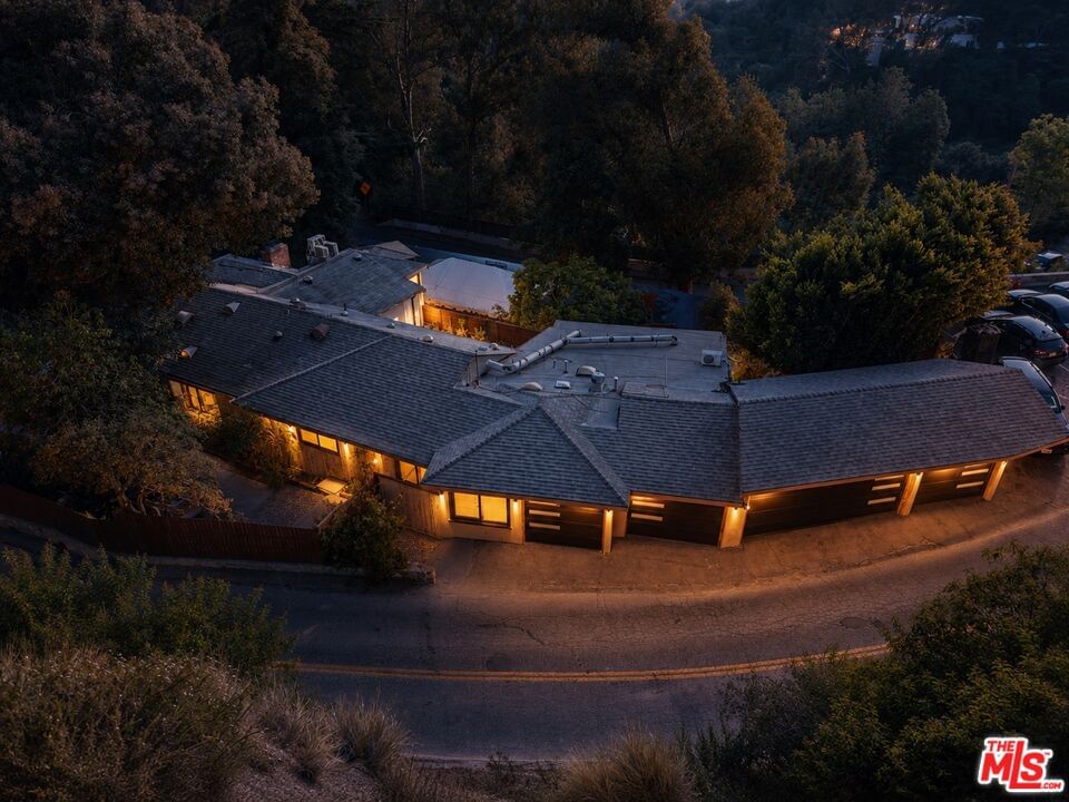Nichols Canyon photo 7