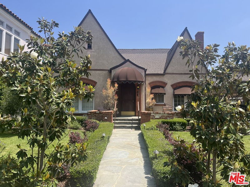 214 Foothill Rd