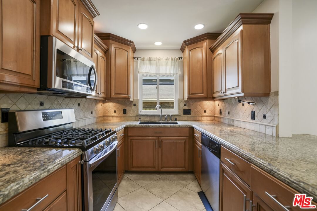 Graywood photo 37
